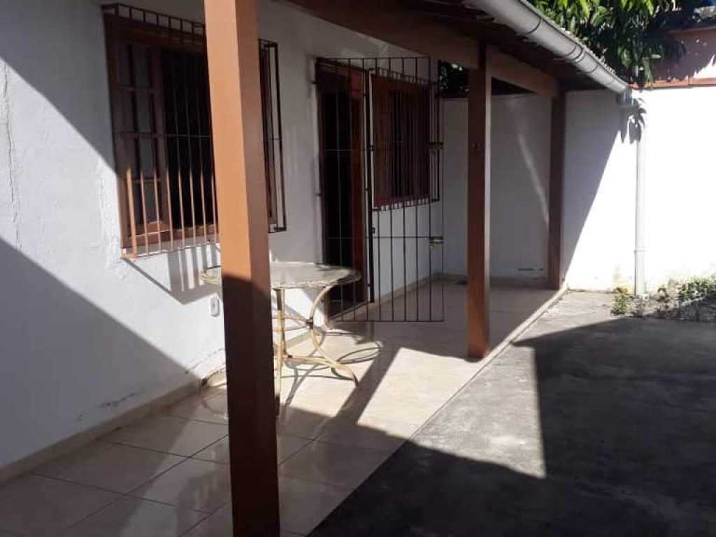 Casa com 1 dorm, Centro