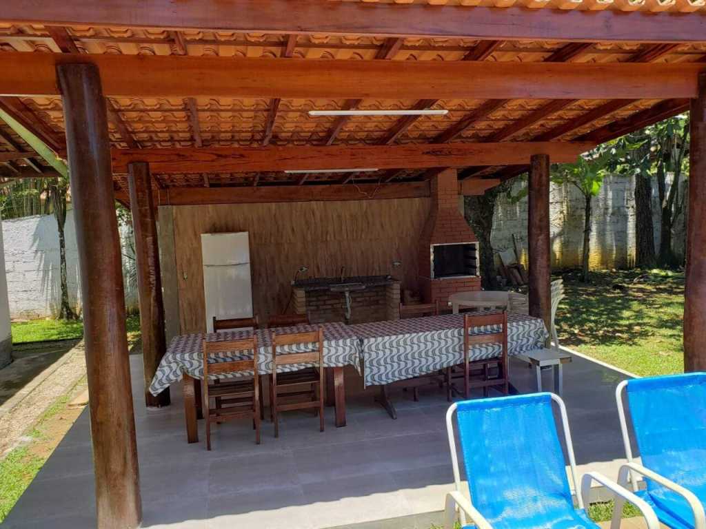 Linda Casa com 4 quartos, Piscina e Churrasqueira em Ubatuba