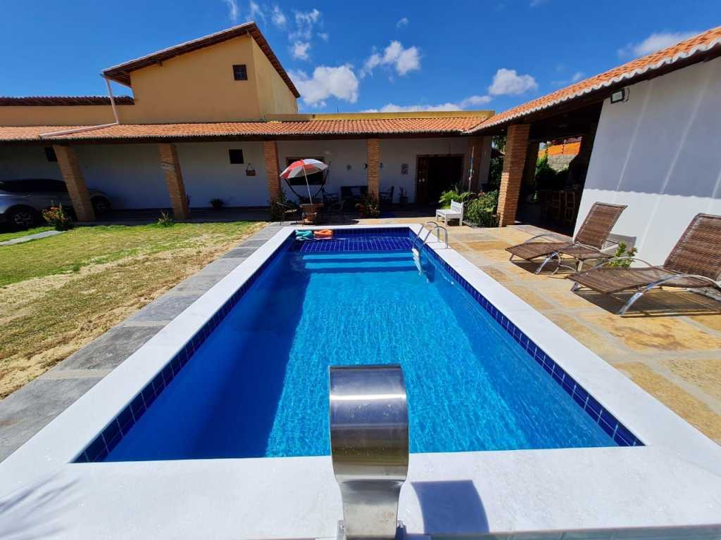 Casa ampla e aconchegante com piscina na melhor localização da praia Peito de Moça