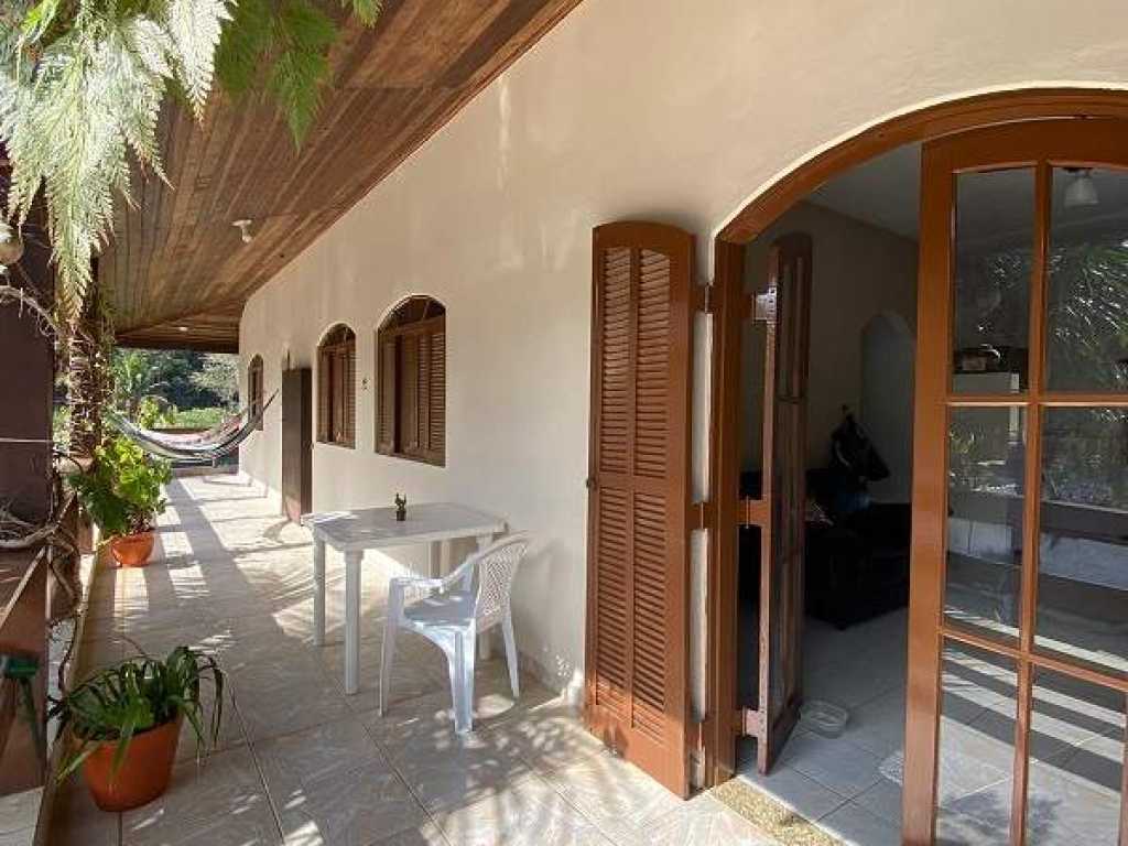 House with 4 bedrooms, WI-FI - P / 10 people - Maranduba