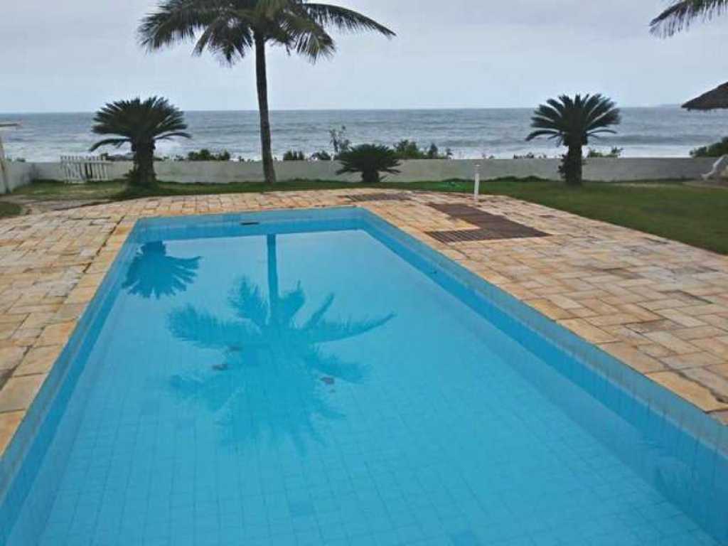 CASA DE CINEMA FRENTE MAR NO ESTALEIRINHO COM PISCINA E 6 SUITES!