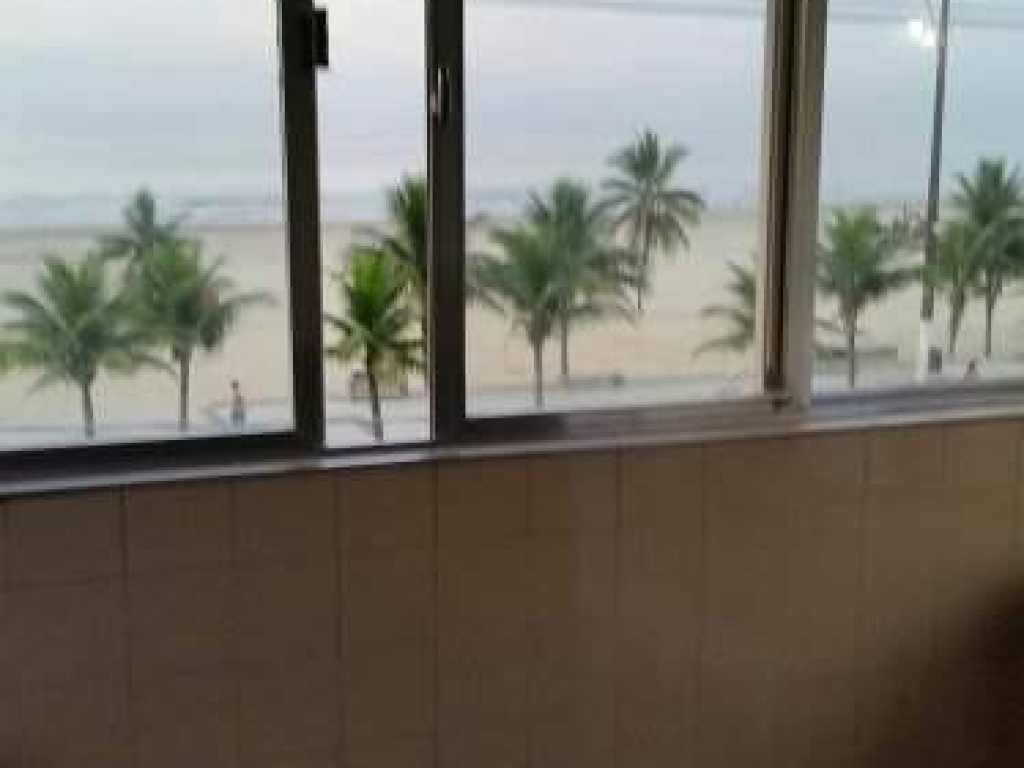 Praia Grande sp frente ao mar centro boqueirao $180 dia 8 pessoas