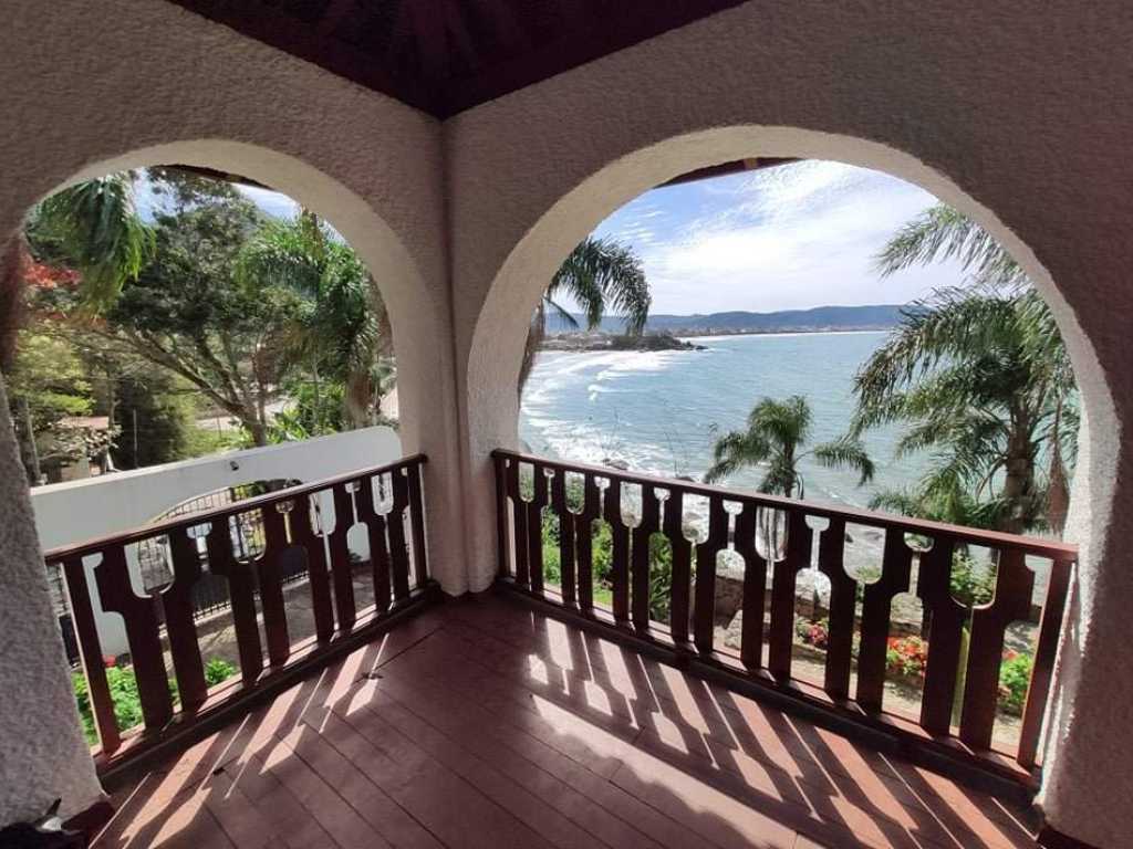 Movie house overlooking the sea! Ref.227
