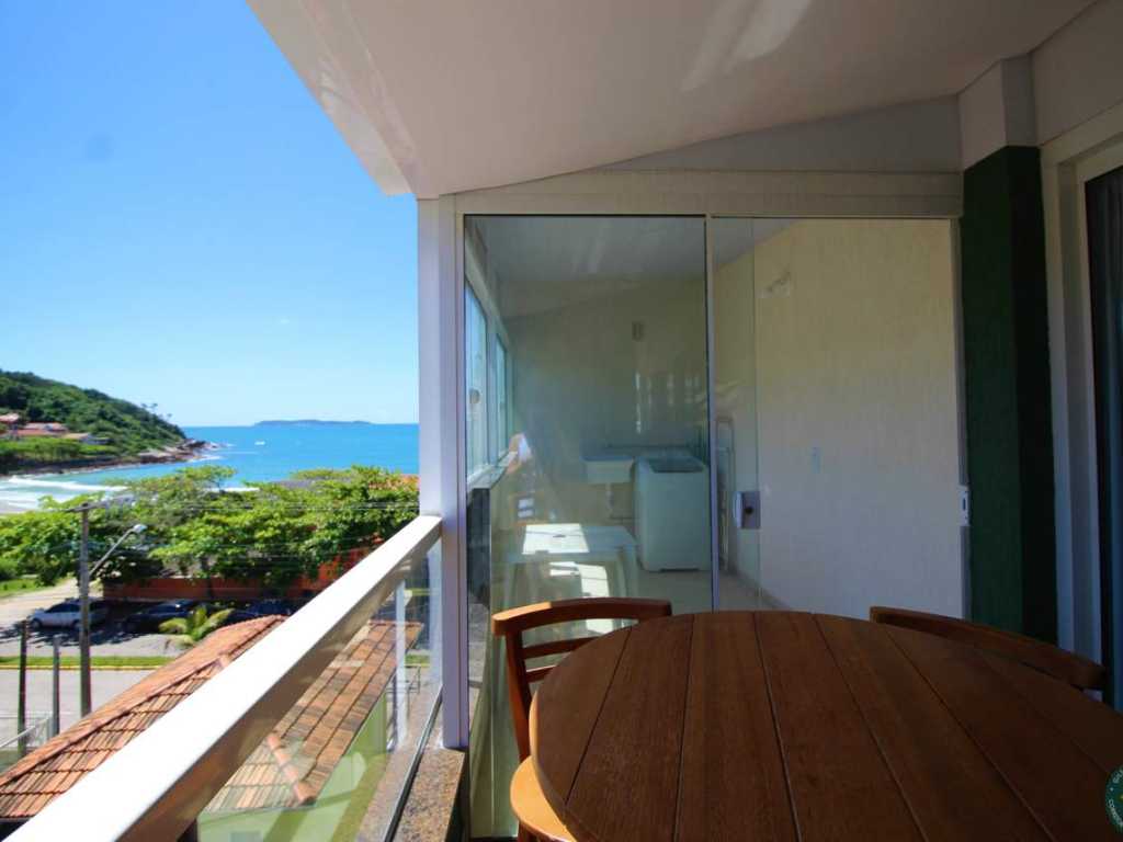 Apartment with sea view, located 20 meters from the beach of Quatro Ilhas in Bombinhas - Exclusive