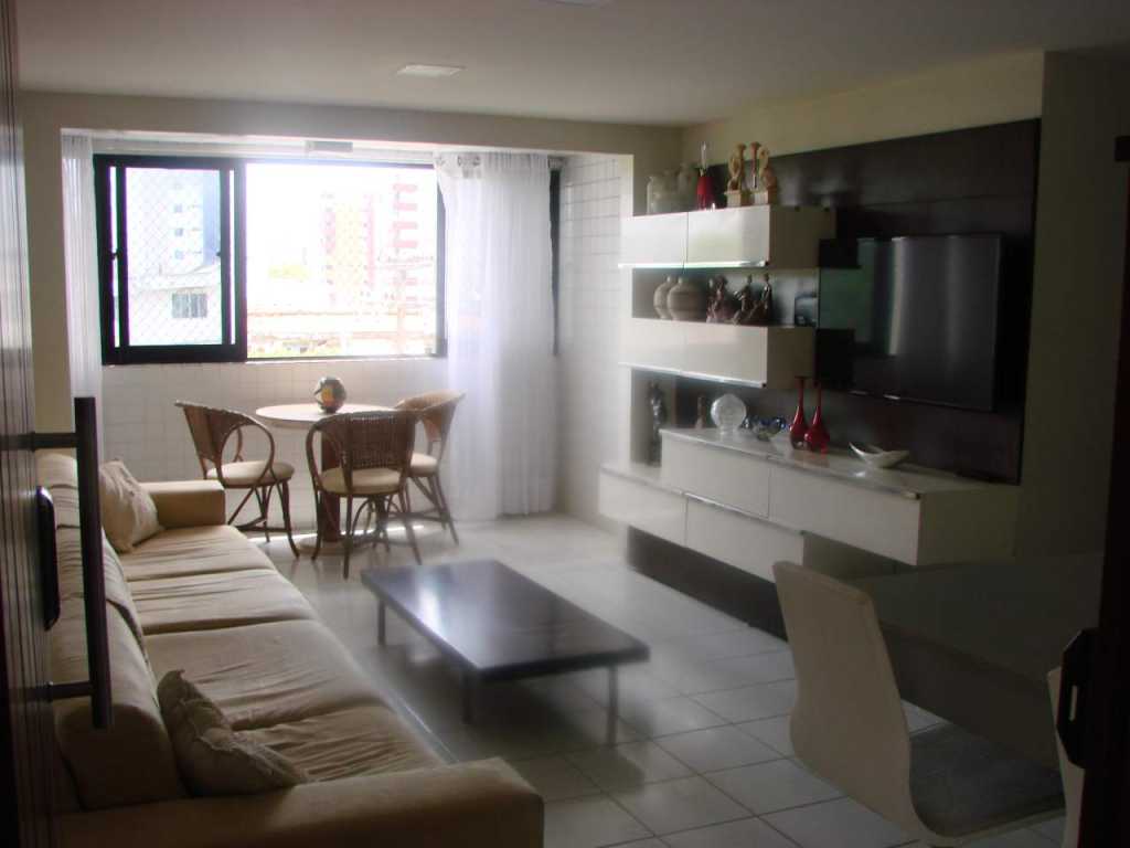 APARTAMENTO EM PRÉDIO BEIRA MAR