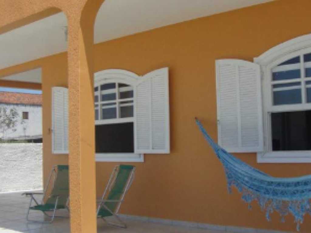 Apartamento em Barra do Saí