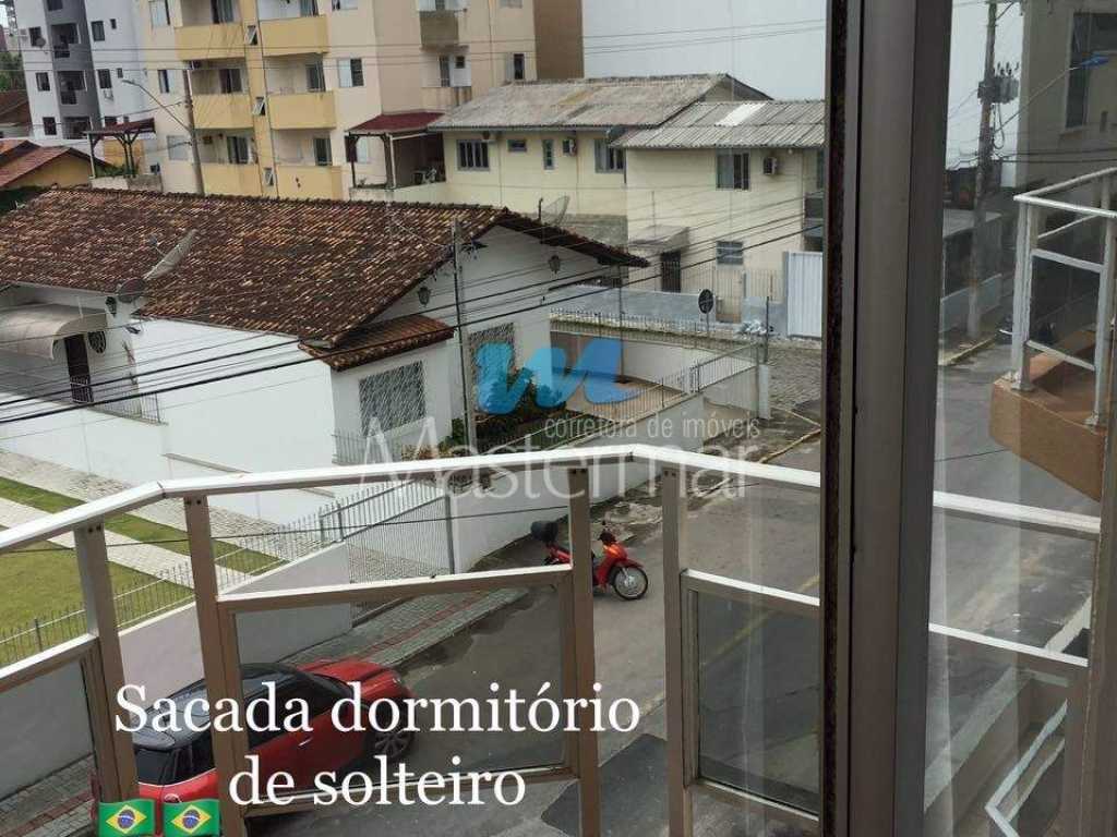 APARTAMENTO QUADRA DO MAR