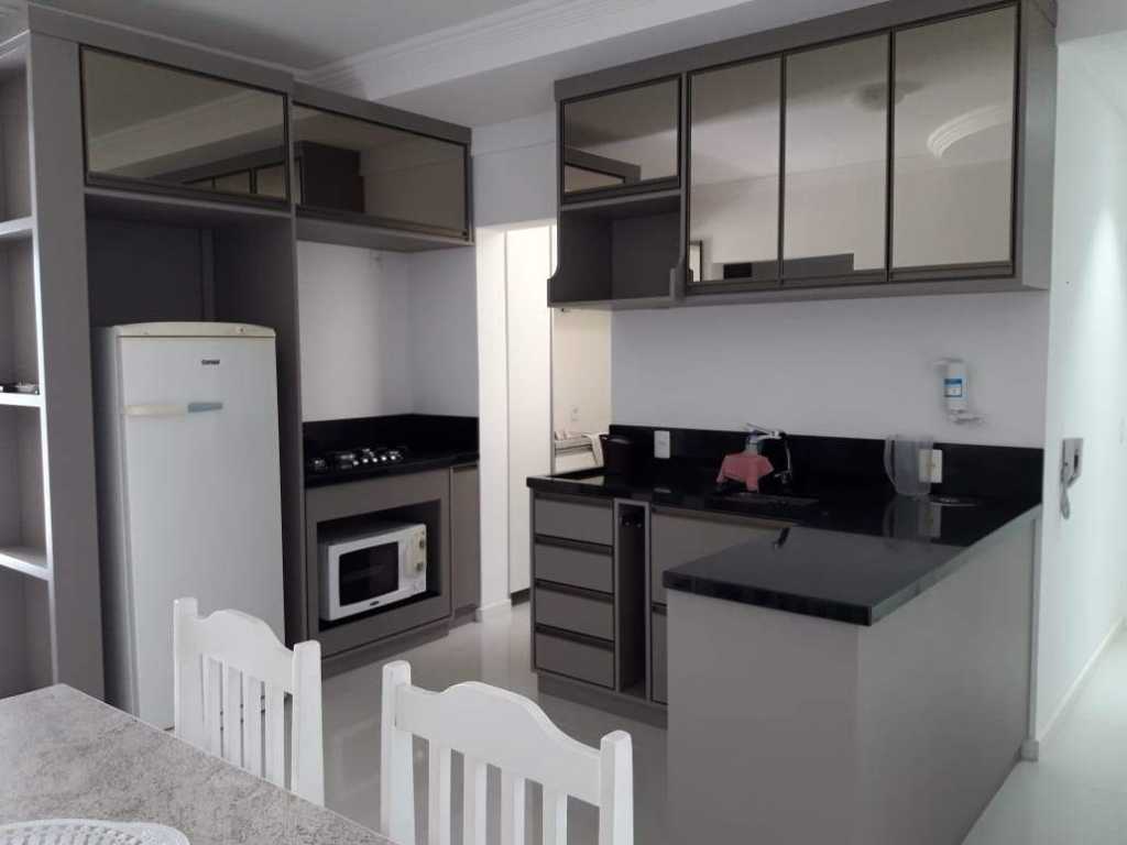 Apartamento 2 dormitorios, aire acondicionado en la suite y en la sala, área noble de los ingleses