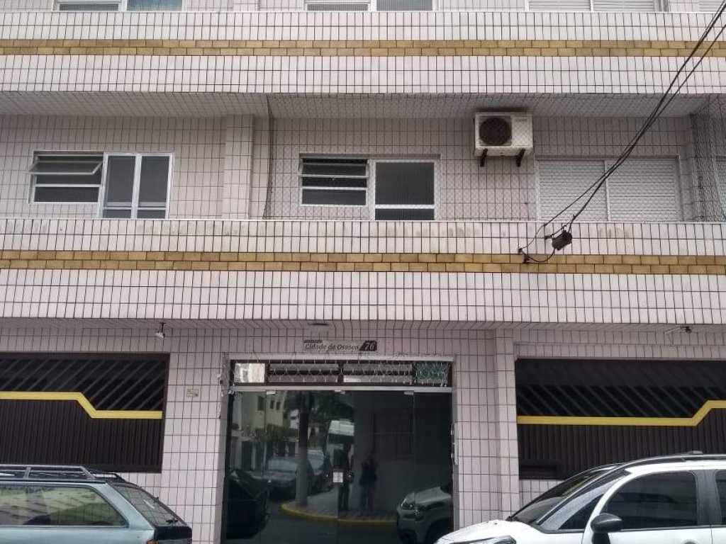 Apartamento no canto forte a 1 quadra da praia.