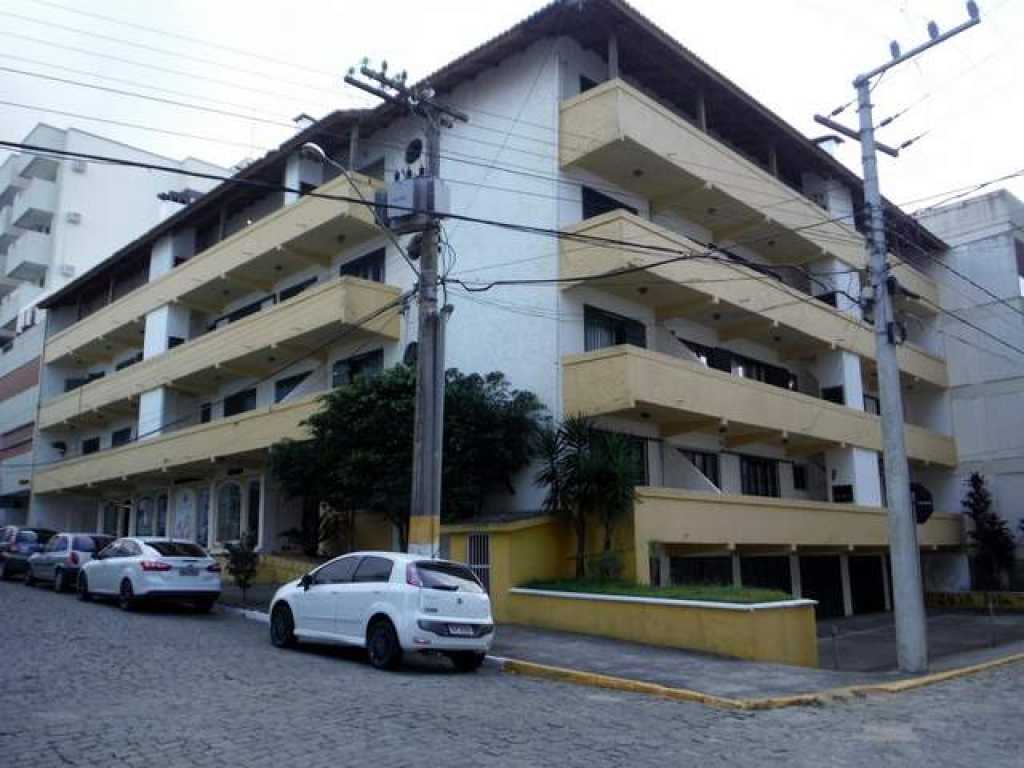 Apartamento quadra mar - 1 quarto com ar - 3 pessoas - 1 vaga garagem