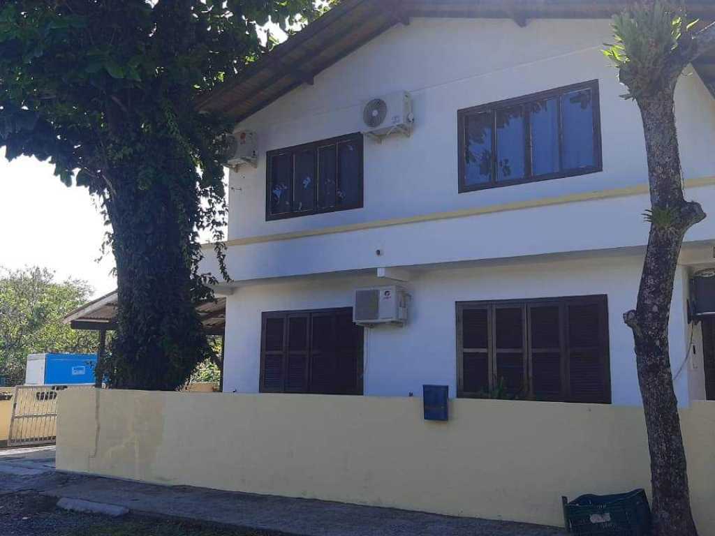 CASA  LOCAÇÃO TEMPORADA BOMBINHAS/SC 03 Quartos, 6 pessoas a partir de R$ 300,00