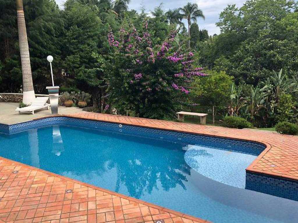 Casa com piscina em São Roque