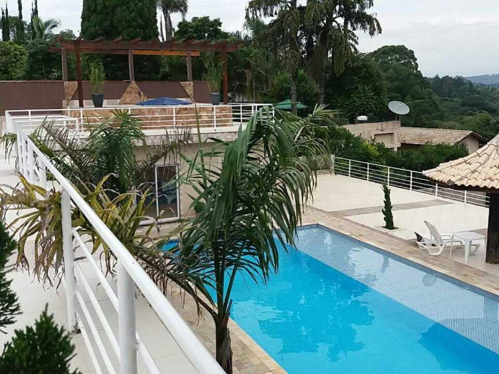 MARAVILHOSA CHÁCARA, JACCUZZI AQUECIDA, COND. FECHADO, WIFI