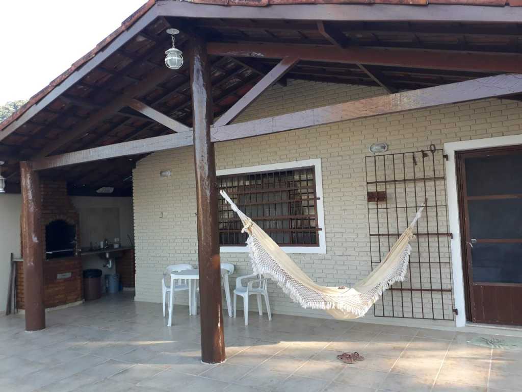 CASA 4 DORM PARA ATÉ 14 PESSOAS 4 VAGAS. 150M PRAIA DA SAPE / MARANDUBA