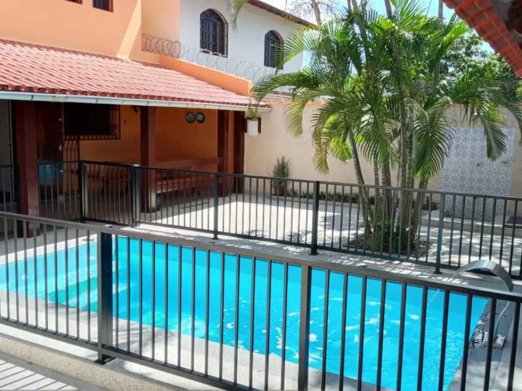 Casa Duplex com piscina p/ Temporada Guarapari ES