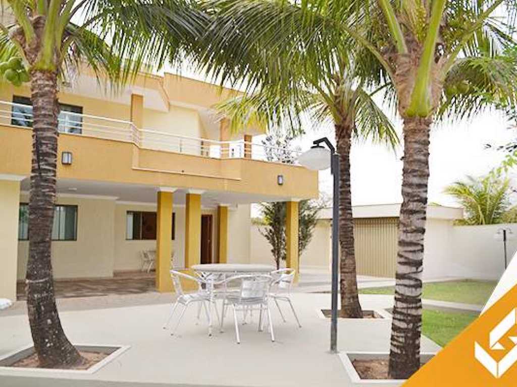 EXCELENTE CASA COM 7 QUARTOS. IDEAL PARA EVENTO COM GRUPOS FAMILIARES.