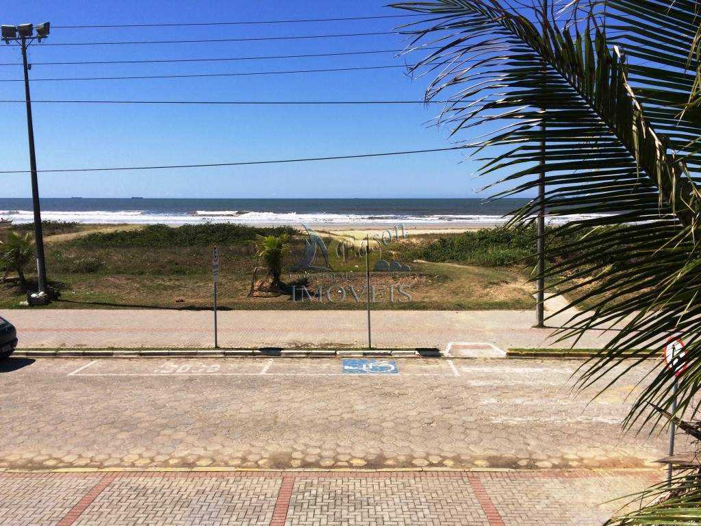 FRENTE MAR, sobrado geminado.