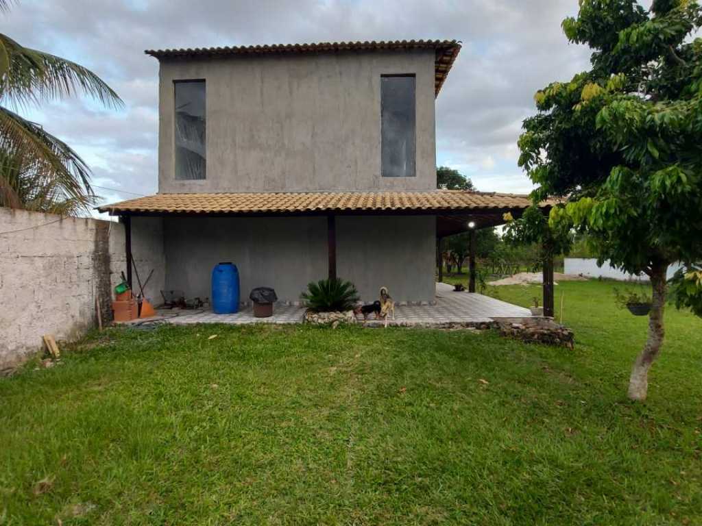 Casa com lago