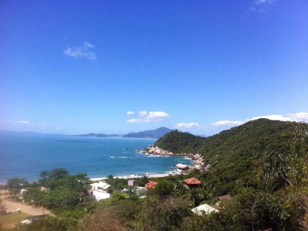 Casa de 8 a 10 pessoas com linda vista para o mar em Bombinhas