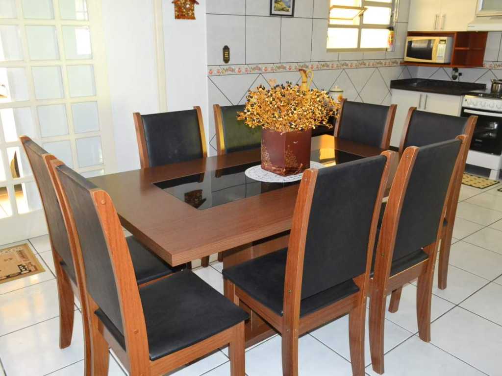 Casa a 100 metros do mar para 10 pessoas, 4 dormitórios - Cód 5009