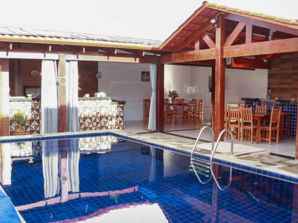 RESIDENCIA VIDAL CON PISCINA SUPERIOR