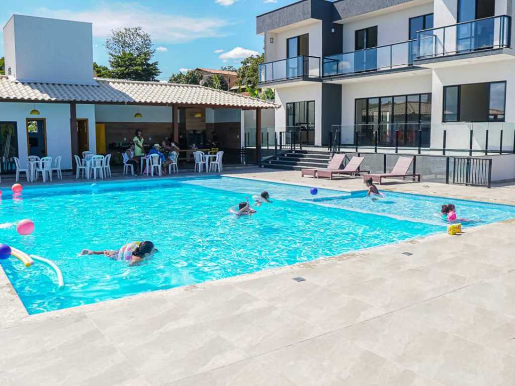 Sítio Malibu com piscina e vista p/ lagoa