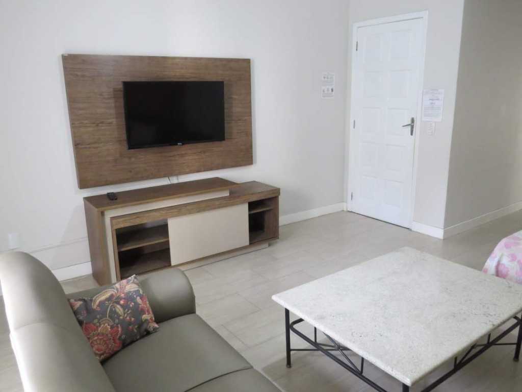 APARTAMENTO DE 2 DORMITORIOS (1 SUITE) COD. 11 A 7 PERSONAS BALN CAMBORIU CENTRO