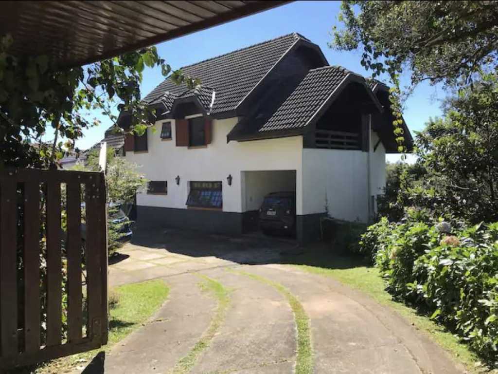 Linda casa em Campos do Jordão para locação!!!!