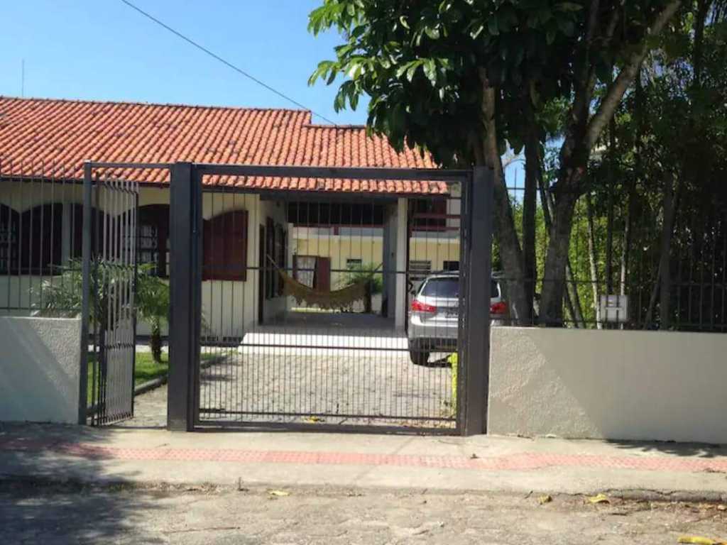 Casa com piscina para 10 pessoas Ingleses / santinho