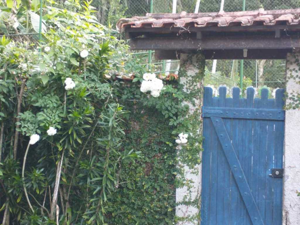 Casa em condomínio fechado na Serra Teresópolis