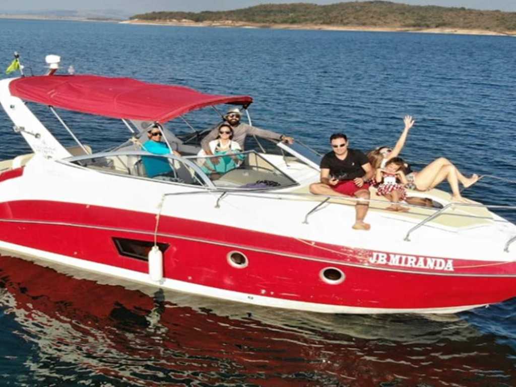 Lancha para passeio em Escarpas do Lago