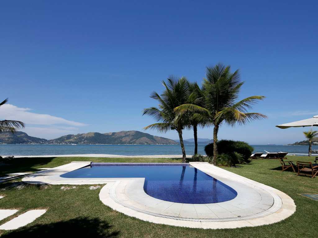 Ang027 - Luxurious villa by the sea in Angra dos Reis