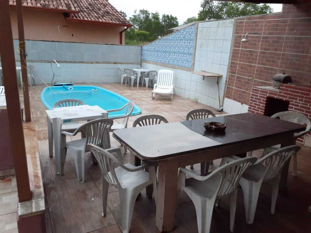 CASA MOBILIADA COM PISCINA EM MANGUINHOS SERRA ES