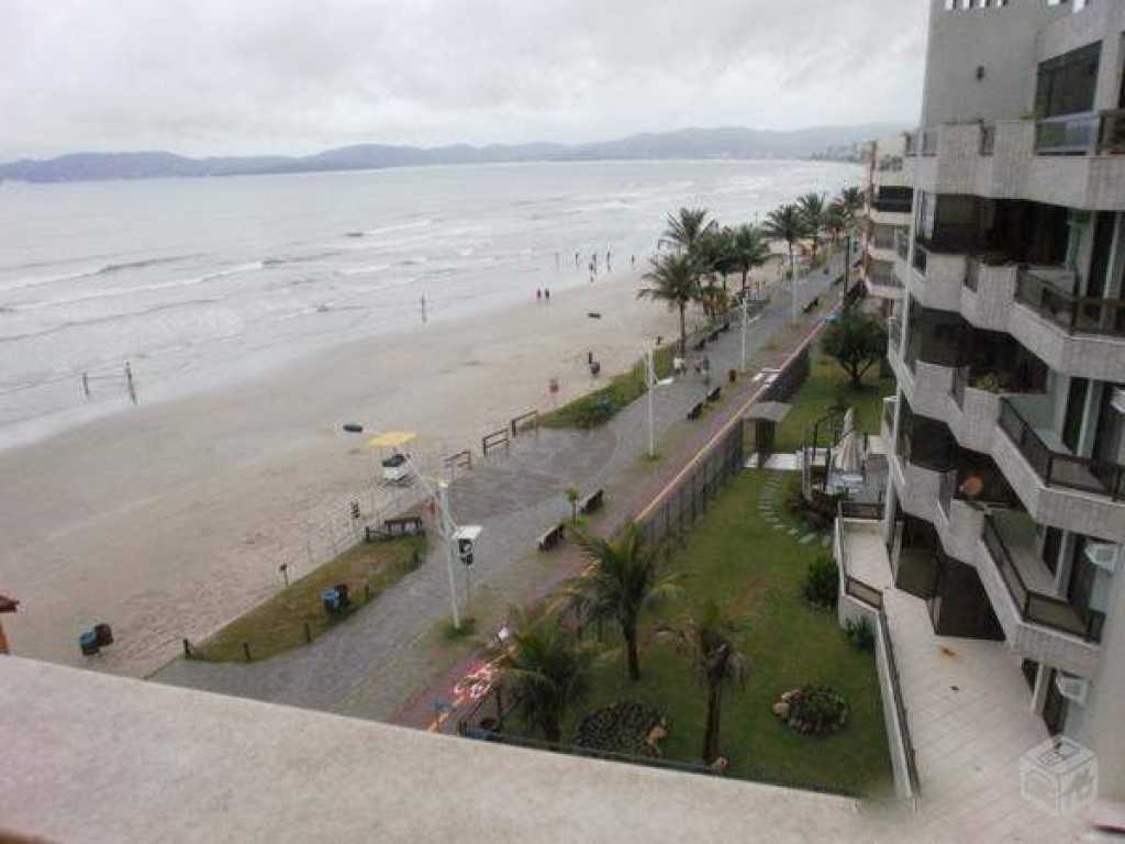 Apartamento com vista para a praia com 3 quartos com ar - Meia Praia