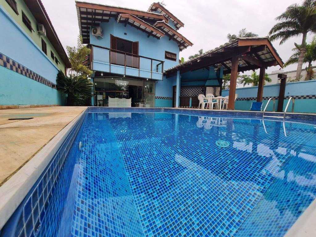 Linda Casa Condomínio Fechado Lazer Completo Pomar e Trilhas Praia de Pernambuco, Guarujá, Brasil