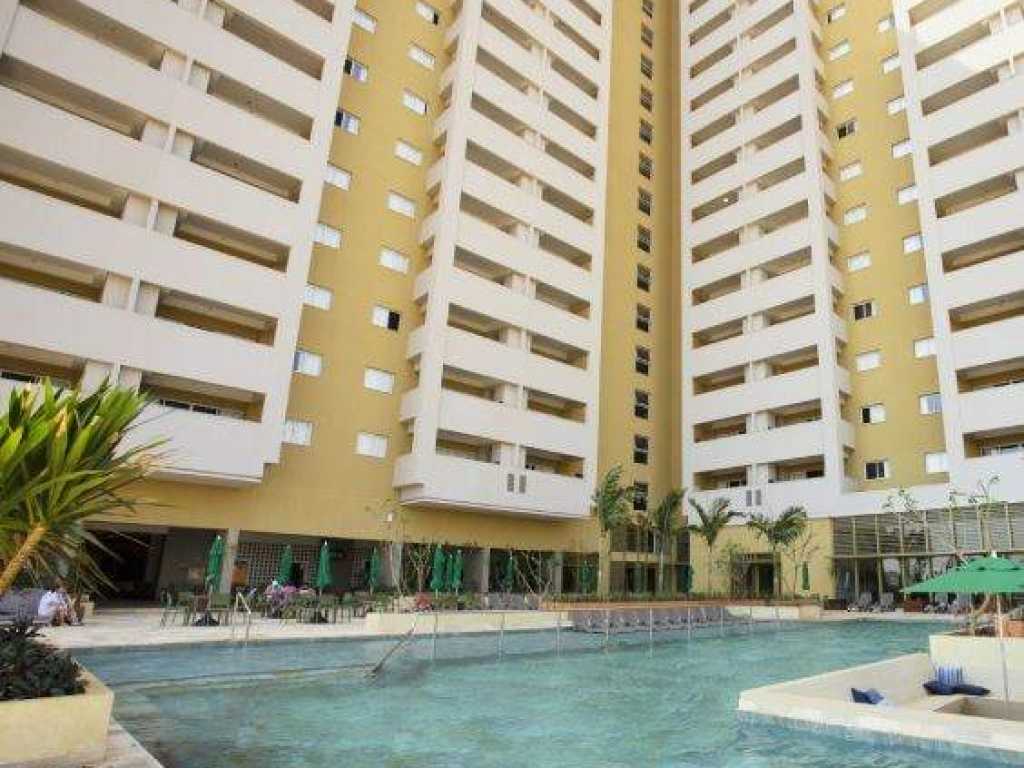 Apartamento no Hot Beach Suítes em Olímpia