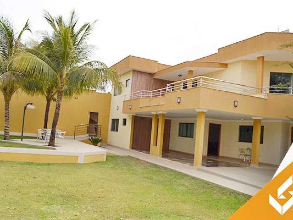 EXCELENTE CASA COM 7 QUARTOS. IDEAL PARA EVENTO COM GRUPOS FAMILIARES.