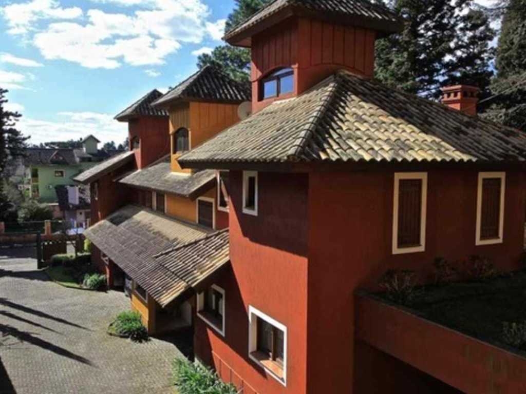 Casa para 08 pessoas a 2 km do Centro de Gramado