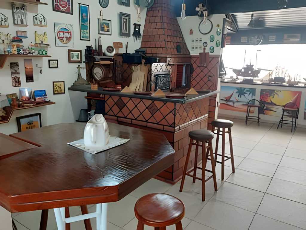 Casa, espaço gourmet, churrasqueira, fogão a lenha