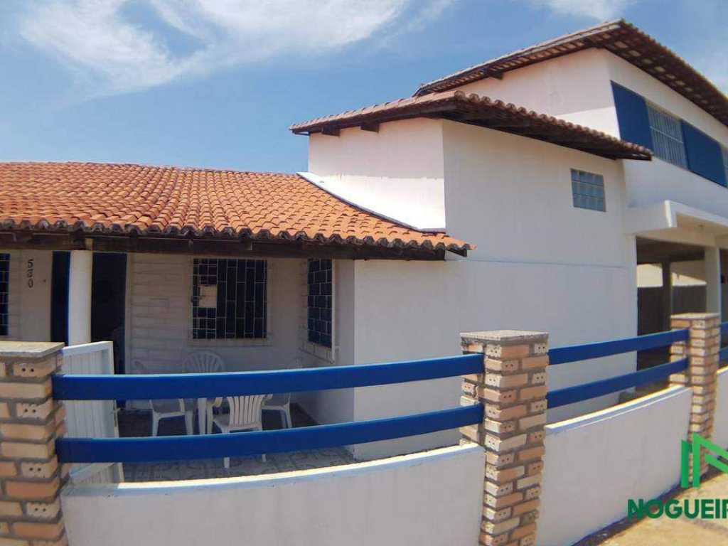 Casa com 8 quartos, 200 m²