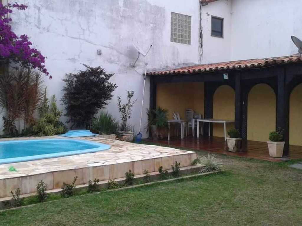 Casa de Condomínio com 3 dorms, Praia dos Anjos - Com piscina