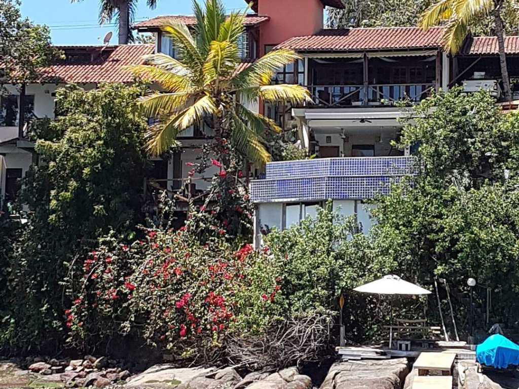 Casa com vista deslumbrante e acesso ao mar