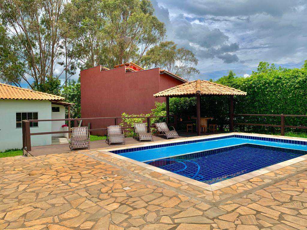 Maravillosa casa súper espaciosa a 350 metros del lago Furnas - Capitólio - MG