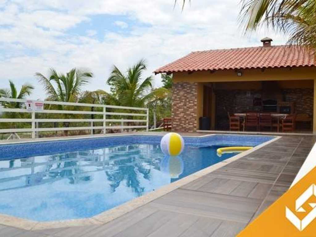 LINDA CHÁCARA COM 3 QUARTOS TODOS COM AR, QUIOSQUE E PISCINA COM AQUECIMENTO SOLAR.