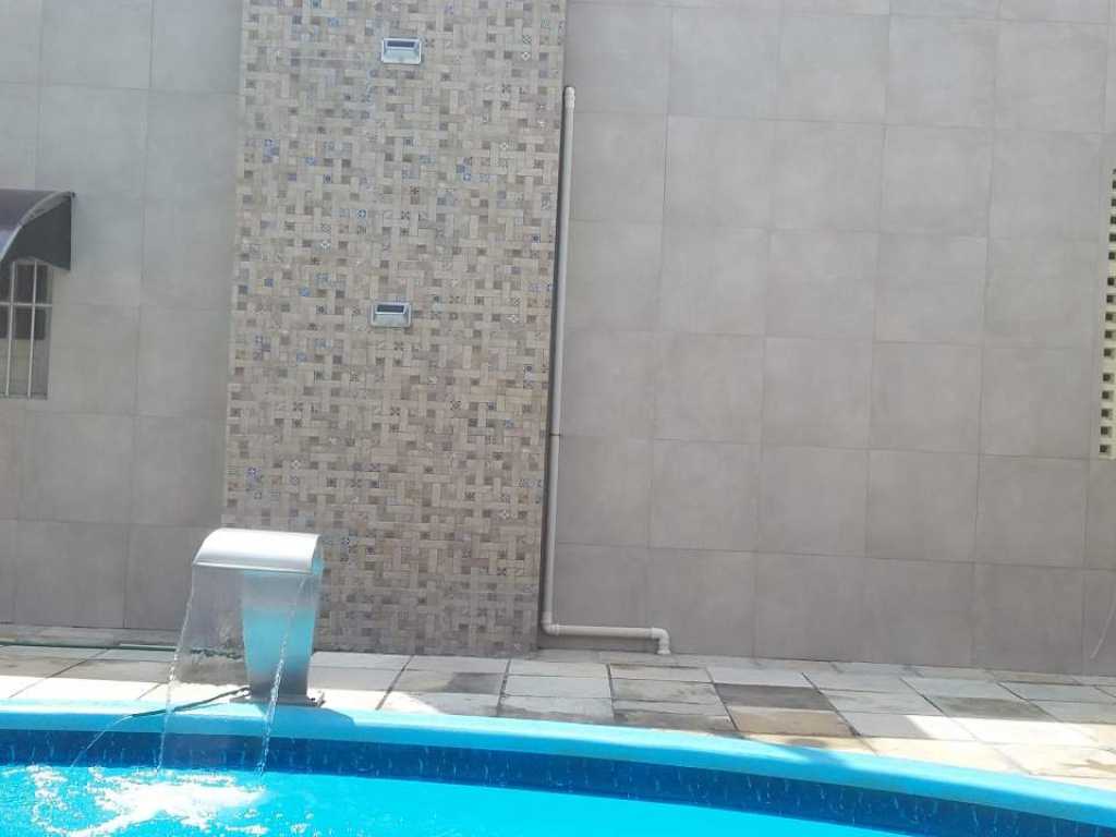 Casa com piscina entre Enseadas e Gaibu