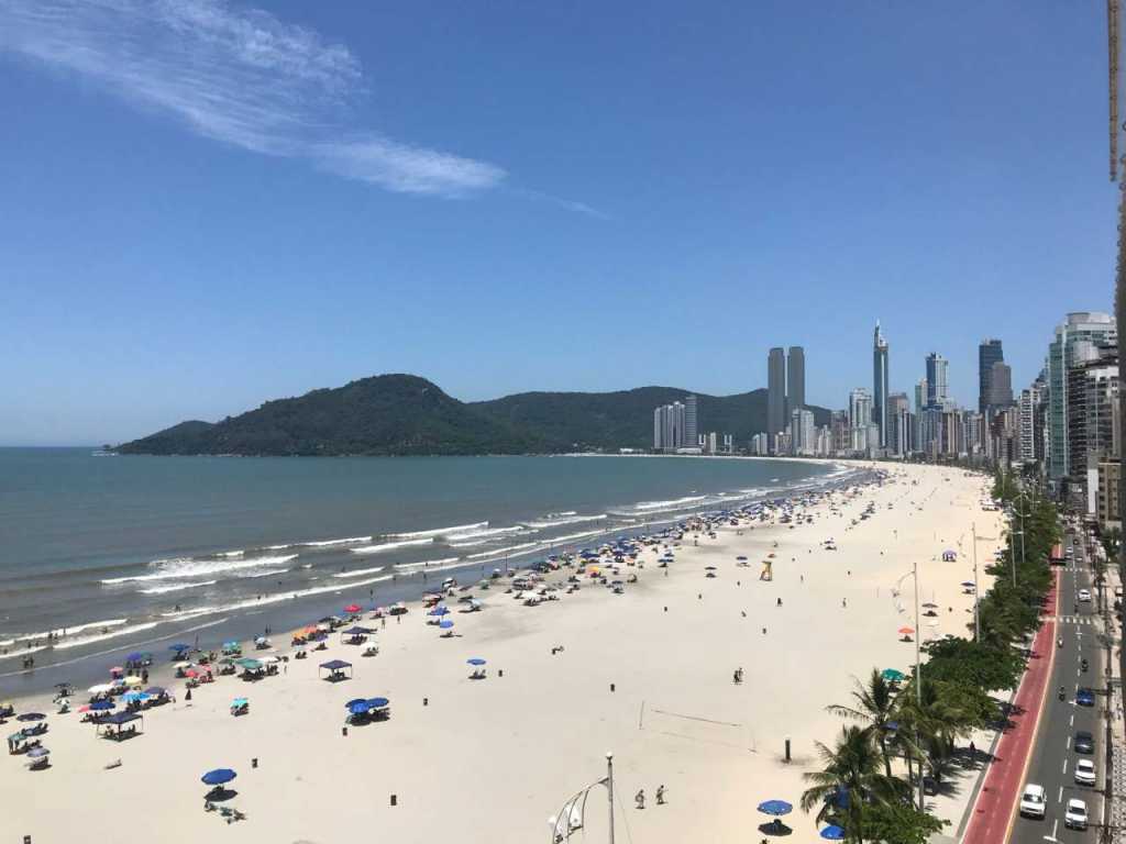 APARTAMENTO FRENTE MAR BALNEÁRIO CAMBORIÚ