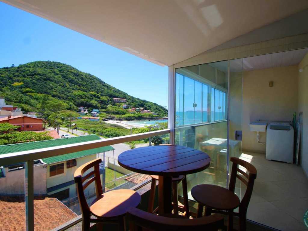 Apartamento con vistas al mar, situado a 20 metros de la playa de Cuatro Islas en Bombinhas - Exclusivo