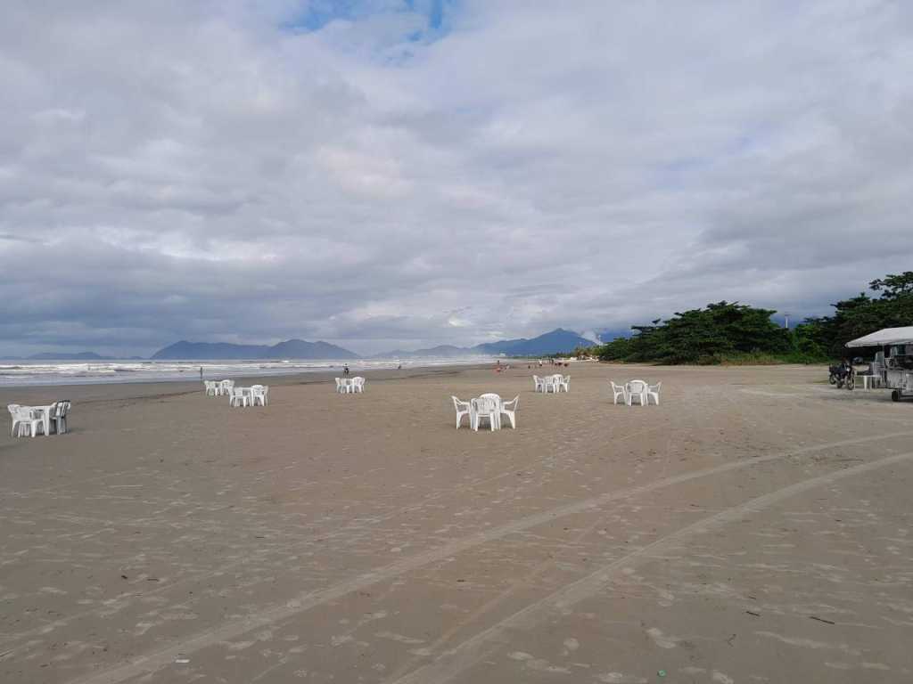 1 minuto e meio andando até a Praia Vista Linda Bertioga