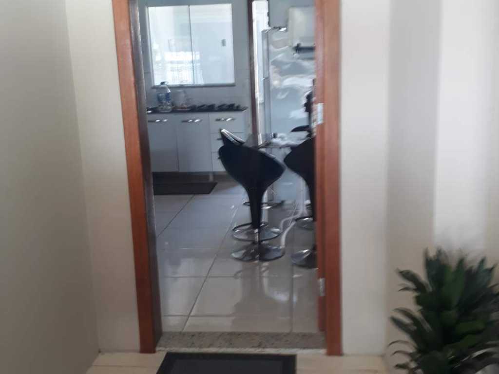 Casa temporada localizada a 20 minutos da grande florianopolis com 2 quartos, bairro tranquilo