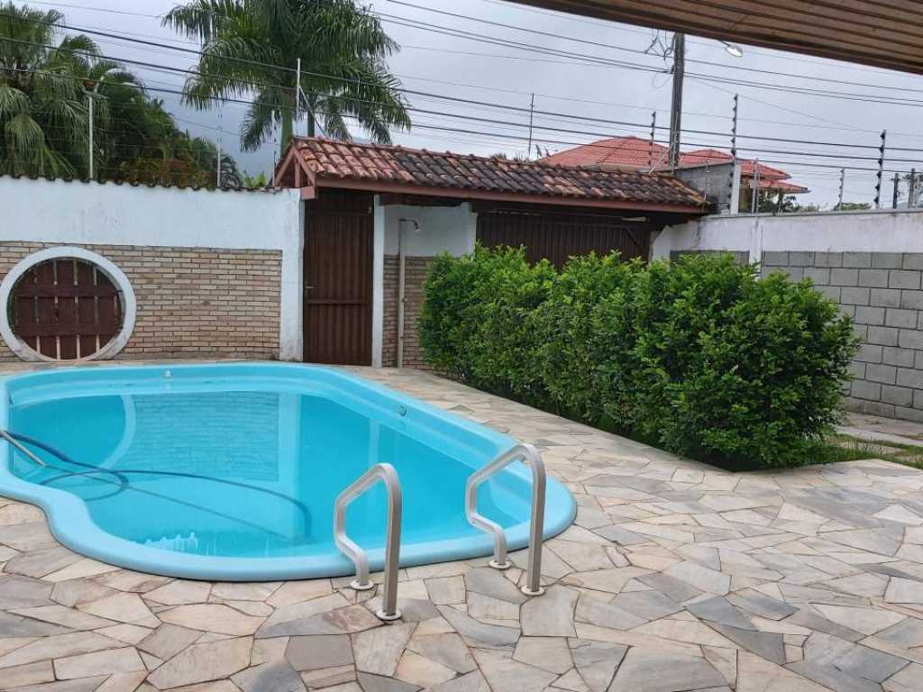 0060.00 RICARDO-MARANDUBA - CASA COM PISCINA - 5 DORMITÓRIOS - 14 PESSOAS - 60M DO MAR WIFI